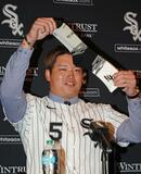 村上、靴下出し笑いを誘う