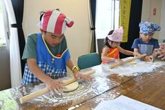 県産小麦で うどん打ち