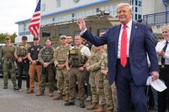 トランプ氏、州兵を激励