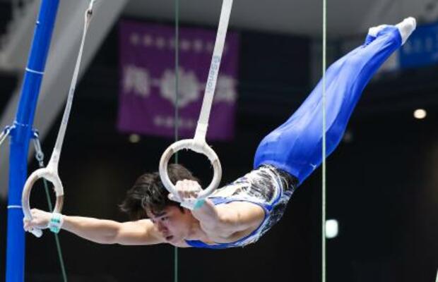 　男子種目別予選　岡慎之助のつり輪＝高崎アリーナ