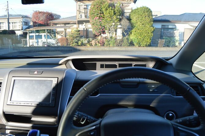 運転席からは障害物がほとんど見えなかった