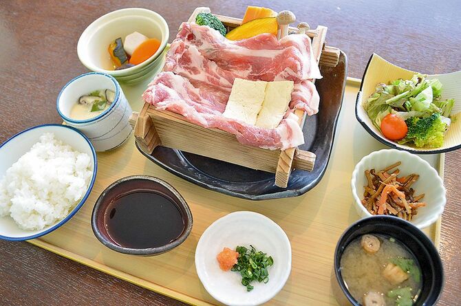 野菜と那須高原豚のうまみ、柔らかさに箸が進みます