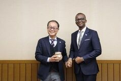 ハオラテ ボツワナ共和国副大統領兼財務大臣が 東京都立産業技術高等専門学校を視察訪問