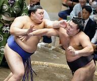 大里、盤石の攻めで首位