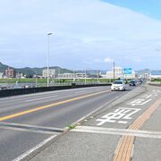 足利市の南北つなぐ交通の要所「田中橋」、かつては通行時に料金徴収　有料橋になったい…