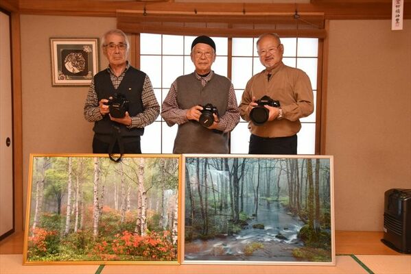 初の写真展を開くアサヒフォトクラブのメンバーたち