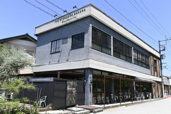 閉店したスタンダードベイカーズ大谷本店＝７月下旬、宇都宮市