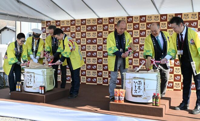 「ソース鏡開き」を行ったセレモニー