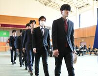 いちご学科１期生が巣立ち　栃木県農業大学校で卒業式