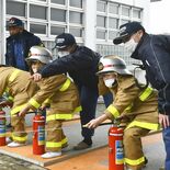 消防の仕事知って　消防団がさくらの押上小で授業