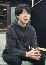 「見たことのないコメディーを堪能して」　「汗が目に入っただけ」脚本・演…