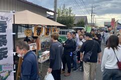 50台超が出店 軽トラ市盛況