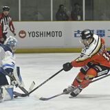 バックス　第２Ｐにゴールラッシュ　横浜に６得点快勝