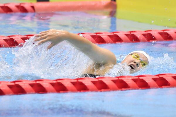 女子８００メートル自由形で大会新記録をマークし、同４００メートル自由形と２冠を達成した陽南の鈴木＝日環アリーナ栃木屋内水泳場、鈴木航撮影