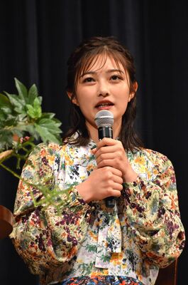地元で開かれたトークショーで歩みを振り返る井上さん