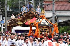 20年ぶり神輿と屋台が共に練り歩き　大田原神社遷座120年記念