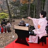 晩秋の塩原渓谷で一服どうぞ　がま石園地で野だて、30日まで　抹茶や温泉…