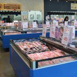 海なし県でも新鮮海産物　魅惑のローカルフードや温浴施設も　開業１周年「…