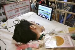 分身ロボ、ベッドで臨場感