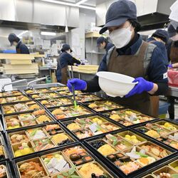 過去最多34品、彩り豊かに　宇都宮の直売所、おせち作り佳境