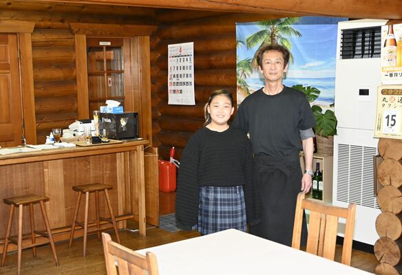 ＰｏＣｈａＫｏの店内と豊田さん親子