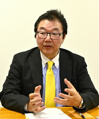 伊賀央氏