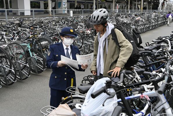 自転車の施錠などを呼びかけた啓発活動