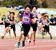 混合４００メートルリレー　５１秒４１の大会新記録で優勝したＳＡＣ。３走・前原からバトンを受け、アンカー・井上がスタート＝大松山運動公園陸上競技場