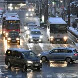 栃木県内、冬タイヤでもスリップ事故多発　７割はスタッドレスなど　劣化、…