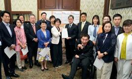 救済法案、野党が提出