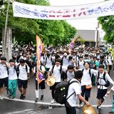 大田原高「85キロ強歩」笑顔でゴール　先輩の思い胸に…雨の中励まし合い410人が完歩