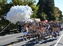 豊穣祈り梵天 勇壮に