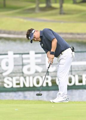 初日、1アンダー33位スタートの小川(矢板CC)=イーストウッドCC18番