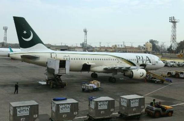 　パキスタン航空の旅客機＝２０１７年、イスラマバード国際空港