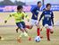 後半19分、栃木ＳＣ　Ｕ12のＤＦ星野（左）が勝ち越しのゴールを決める＝真岡ハイトラ運動公園陸上競技場