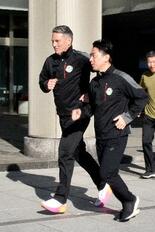 日豪防衛相が一緒にランニング
