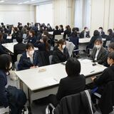女性の警察官や消防職員が活躍するには　初の合同研修会で140人が理解深める　男性幹部の姿も