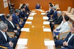自民「立法府の総意」案を了承