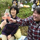 出来たてワインを堪能　足利のココ・ファームで恒例の収穫祭