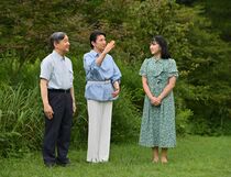 天皇ご一家、那須御用邸入り