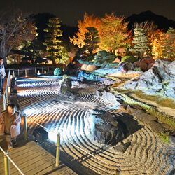 伝統と光が織りなす神秘の世界　田村耕一美術館でライトアップ　佐野