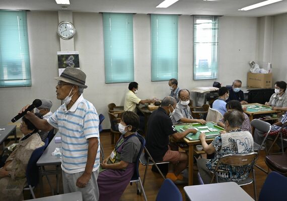 小山市のチームオレンジ「ほのかさろん」が週１回開催する認知症カフェ＝９月上旬、小山市内