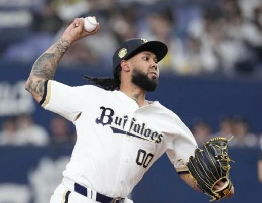 　７回１失点で４勝目を挙げたオリックスのエスピノーザ＝京セラドーム