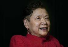 地べたはう「芋虫」たちが人類を救う　「態変」新作パフォーマンスで問うＡ…