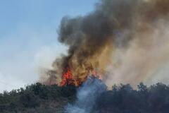 仏で山火事、１万人避難