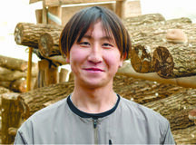 串田 力斗（くしだ りきと）さん（22歳）/シイタケ農家