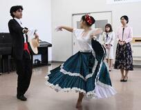 佳子さま、ブラジル人学校を視察