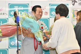 那須町長選は1票差で明暗　平山氏が薄氷の3選、次点の小山田氏は票の再審査を申し立て…
