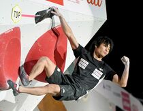 楢崎智３年連続の準優勝　ボルダリング・ジャパンＣ