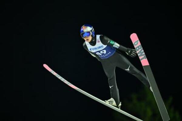 ノルディックスキーW杯ジャンプで6位だった小林陵侑=26日、ファルン(AP=共同)
